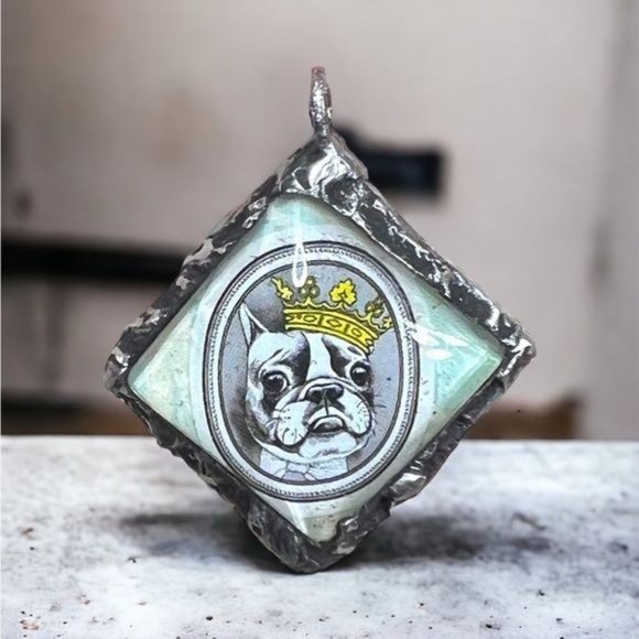 Artisan French Bulldog Glass Pendant with Silver Blend Cabochon “I am the King” - Picture 1 of 12